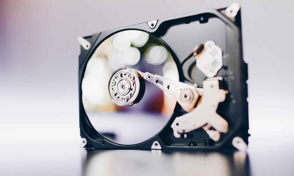 disassembled-hard-drive-from-computer-hdd-with-mirror-effect_8353-5988